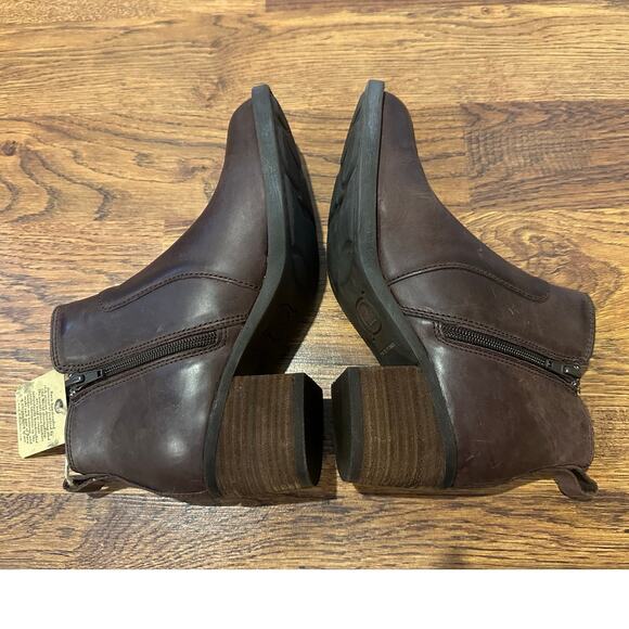 Born Women's Reegan Handcrafted Leather Ankle Booties Brown Size 6.5M NWT - Picture 6 of 12